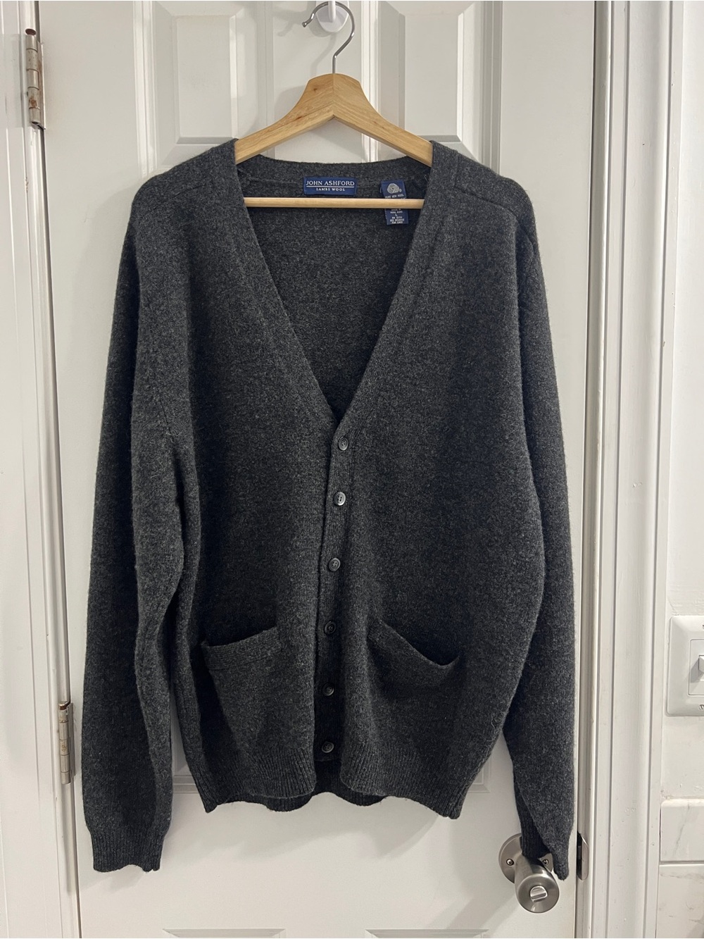 VINTAGE John Ashford Lambs Wool Men's Charcoal V-Neck Button Cardigan- Large